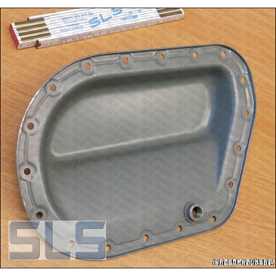 [30] M121 Engine cover LH NOS